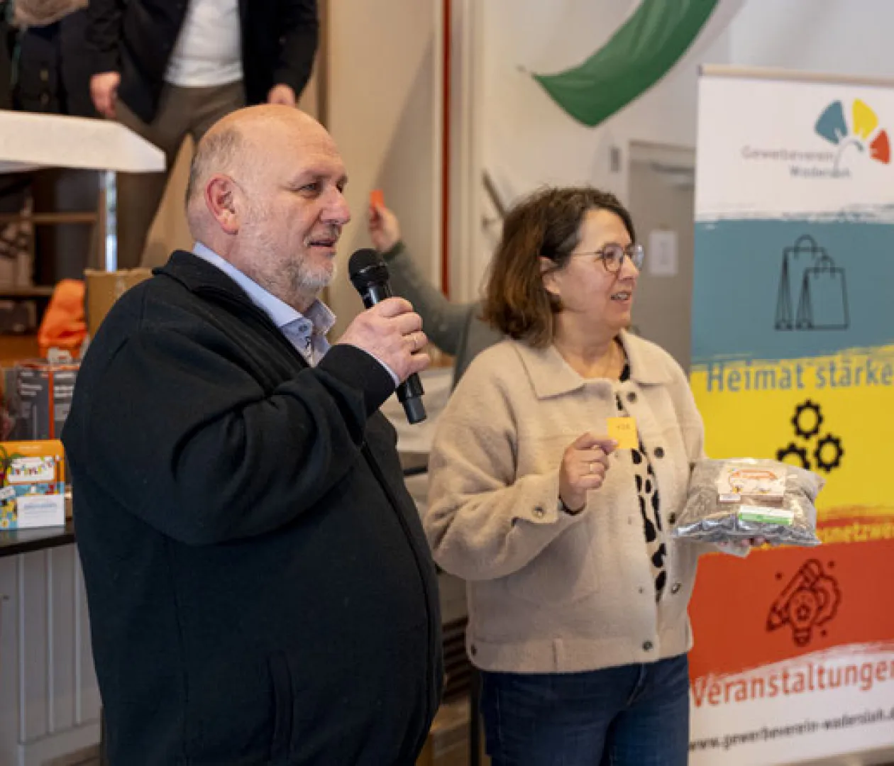 Gewerbeverein Wadersloh: Viele glücklicher Gewinnerinnen und Gewinner bei der Neujahrstombola im Klosterhof