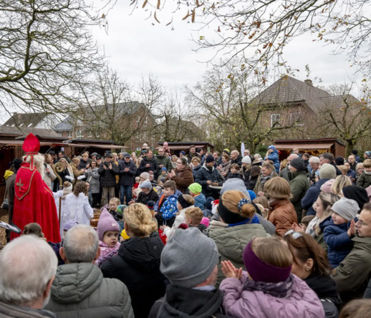 Nikolaustage: Stimmungsvoller Auftakt in die Adventszeit rund um das Backhaus-Areal