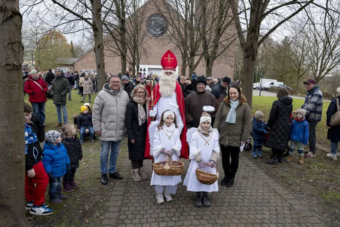 Nikolaustage: Stimmungsvoller Auftakt in die Adventszeit rund um das Backhaus-Areal